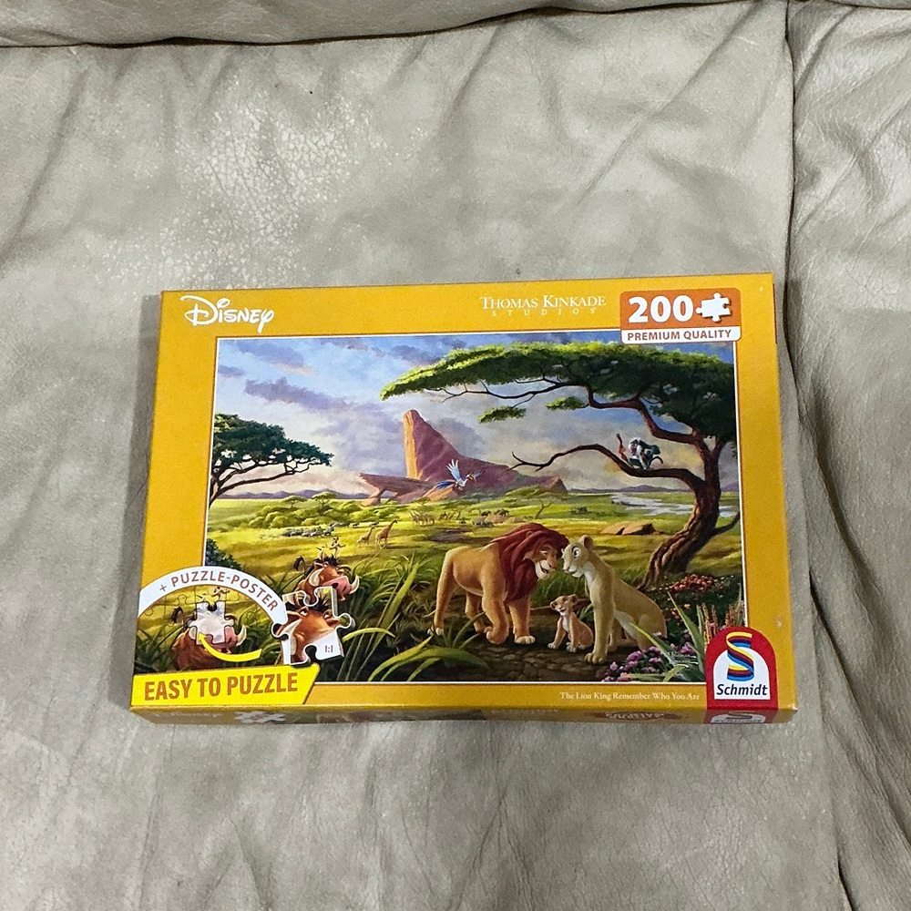 Disney The Lion King Puzzle - 200+ Pieces with Yellow Border